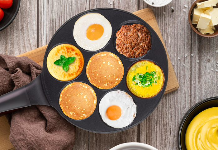 Ajándék: csipesz a palacsinták könnyebb fordításához.