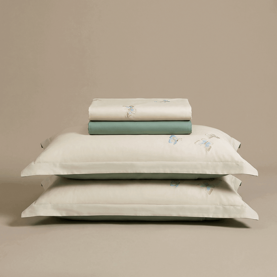 PREMIUM pamut-szatén hímzett ágyneműhuzat Butterfly Garden