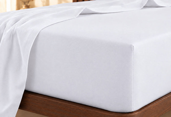 <span data-sheets-value="{"1":2,"2":"Szellősség és gyengéd tapintás minden éjszaka.\n\nSzeretné úgy érezni magát, mintha a legjobb butikhotelben szállna meg minden éjjel? A gumis lepedő alapvető darab minden hálószobába a nyugodtabb alvás érdekében. A fantasztikusan puha természetes pamutszövet éjjelente együtt lélegzik az ön bőrével, gyengéden kényezteti önt és elejét veszi az alvás közbeni verejtékezésnek."}" data-sheets-userformat="{"2":11073,"3":{"1":0},"9":0,"11":4,"12":0,"14":{"1":2,"2":0},"16":10}" style="">Szellősség és gyengéd tapintás minden éjszaka.</span><br>